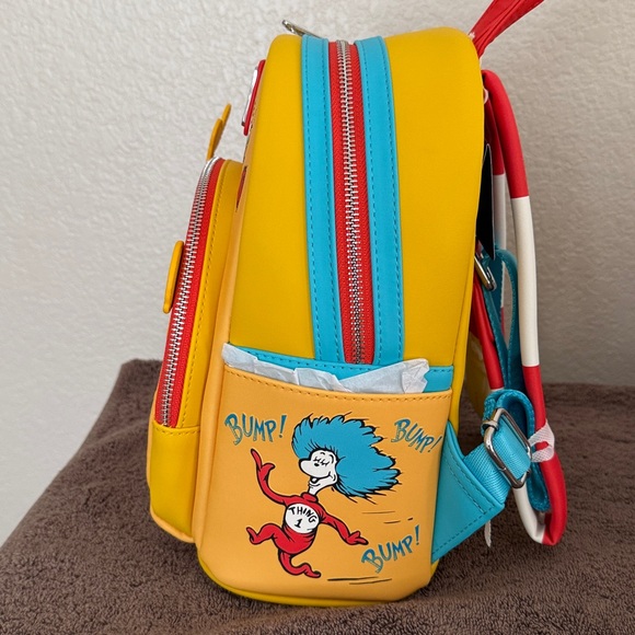 Loungefly Dr. Seuss The Cat In The Hat Falling Icons Mini  display picture 3